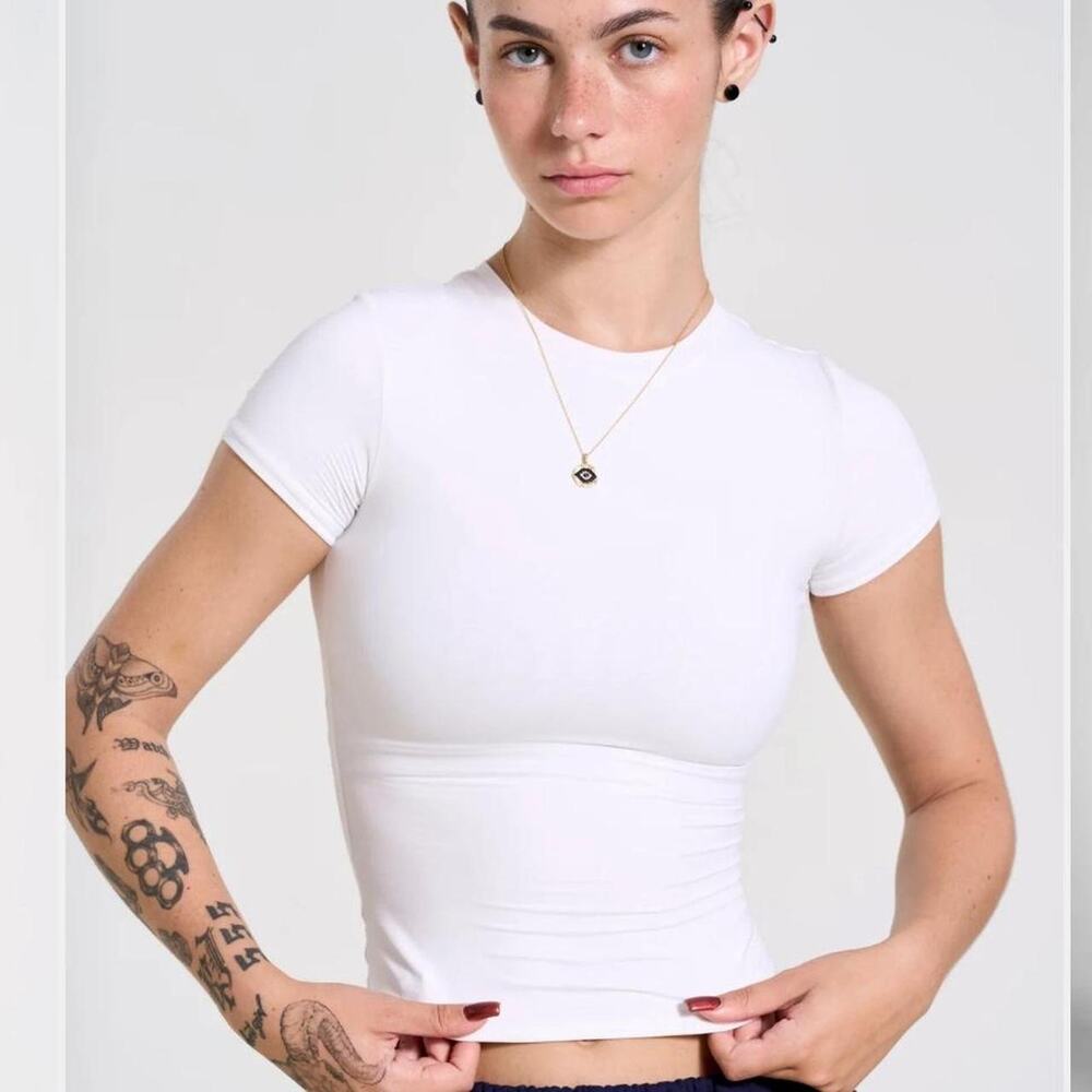 Young LA Waist Delete Tee Size XS In White Brand New With Tags & packaging